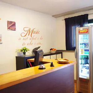 Music Милан
